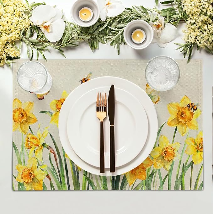 Spring Daffodils Placemats Set of 4 Watercolor Yellow Flower Table Mats Summer Farmhouse Floral Heat Resistant Washable Placemat for Party Kitchen Dining Table Decor Indoor Outdoor 12x18 Inch