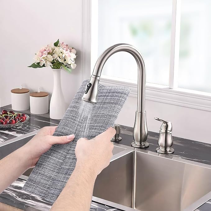Aofmee Placemats, Placemats Set of 6, Heat Resistant Place Mats, Washable PVC Table Mats, Woven Vinyl Plastic Placemats for Dining Table, Non-Slip Stain Resistant Kitchen Table Placemats Easy to Clean