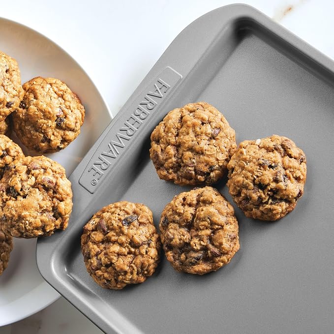 Farberware Nonstick Bakeware, Nonstick Cookie Sheet / Baking Sheet - 10 Inch x 15 Inch, Gray
