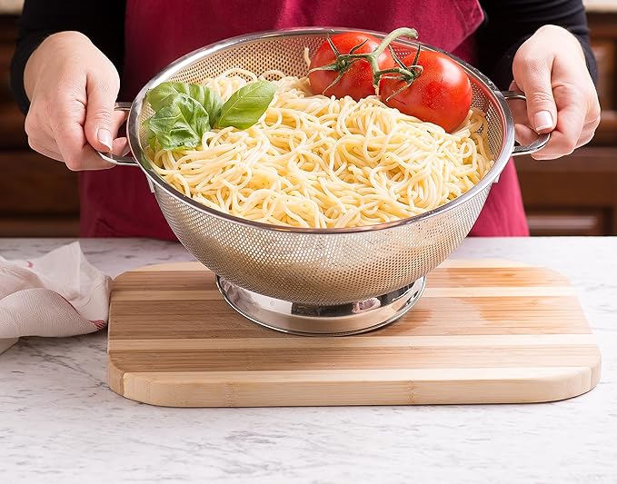 Bellemain Stainless Steel Colander for Kitchen, 3 Qt Pasta & Rice Strainer | Durable Highest Grade Premium Steel, Dishwasher Safe and Odor resistant Food Strainer, Lightweight Looped Handles
