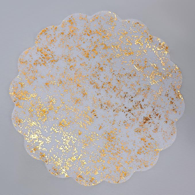 Snowkingdom Gold Placemats Set of 50, Gold Metallic Mesh Glitter Foil Floral Scalloped 13" Round Disposable Doilies for Dinning Table Fall Wedding Birthday Party Thanksgiving Christmas Decorations