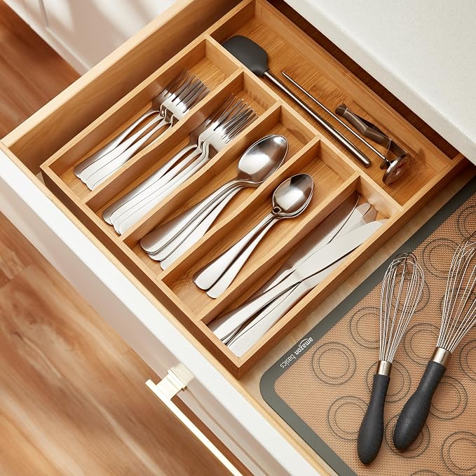 Amazon Basics Silverware Set, Stainless Steel Flatware, Dishwasher Safe, Service for 4, 20-Piece Forks and Spoons, Round Edge, Everyday Use (Pack of 2)
