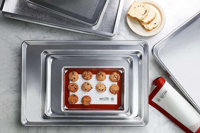 New Star Foodservice Commercial Grade Silicone Baking Mat Non-Stick Pan Liner, 8 x 12 Inch (Quarter Size)