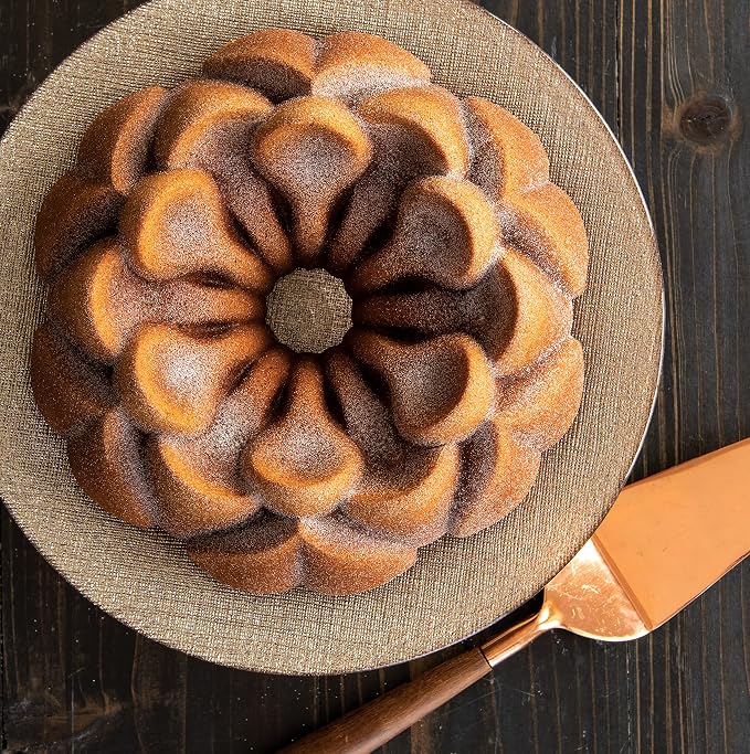 Nordic Ware Magnolia Bundt, 10 Cup, Toffee